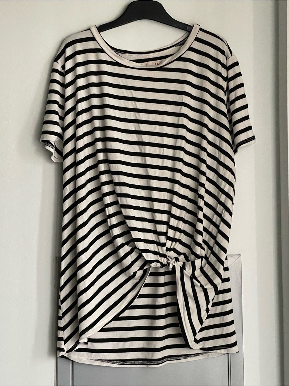 JACKSON ROWE Striped Knot-Front Women’s Top - Black & White